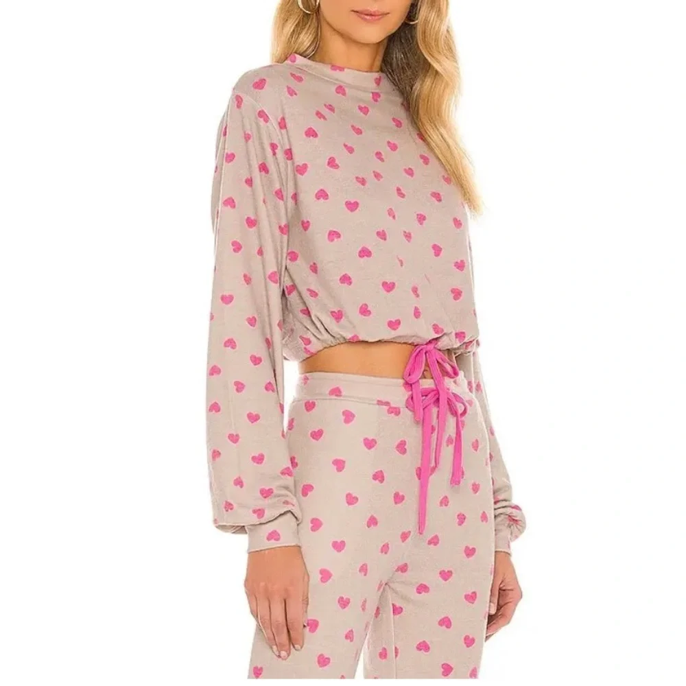 BEACH RIOT Dylan Sweatshirt in Taupe Heart
Color: Taupe Heart - Picture 4 of 7